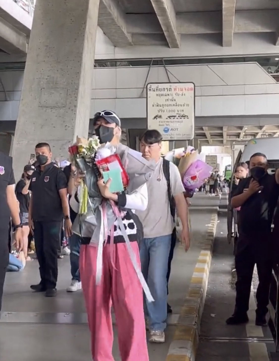 Bam Bam Has Arrived In Thailand Warm Welcome Ahgase News Directory 3