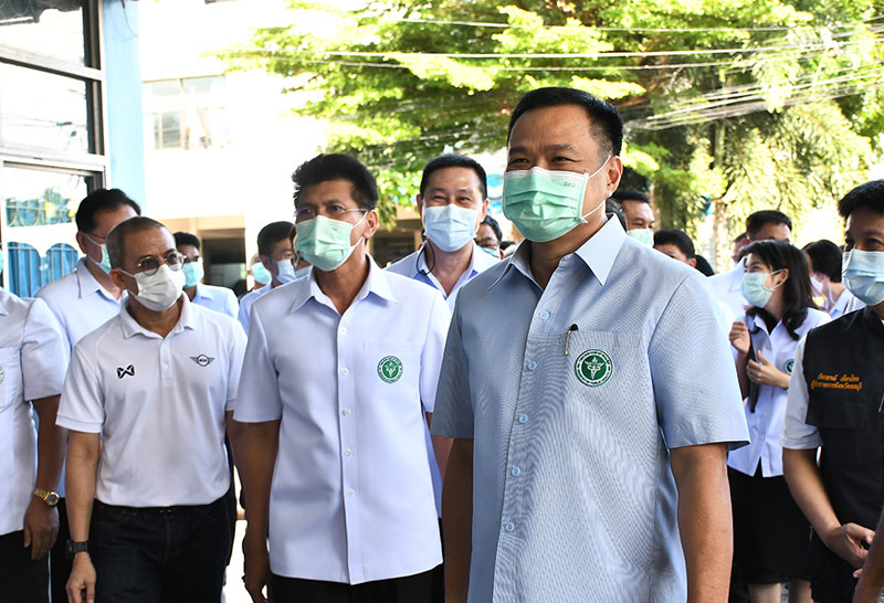 "อนุทิน"ตรวจเยี่ยมรพ.สนาม-จุดฉีดวัคซีนชลบุรี