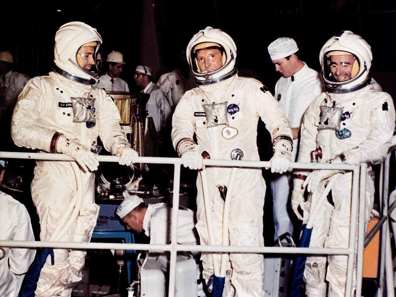ยานอวกาศ อพอลโล 7 (Apollo 7) ถูกส่งขึ้นสู่วงโคจร